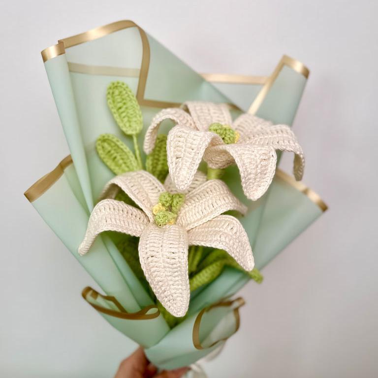 Elegant Handcrafted Crochet Lily Bouquet – Timeless Floral Gift