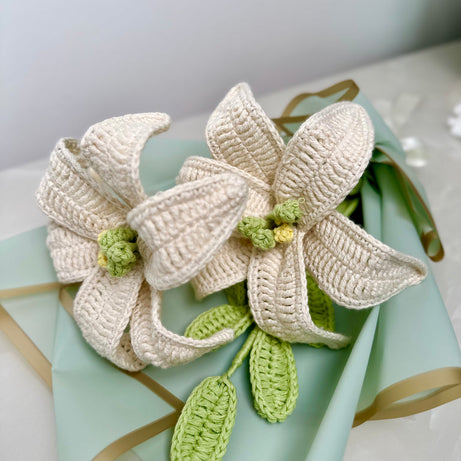 Elegant Handcrafted Crochet Lily Bouquet – Timeless Floral Gift