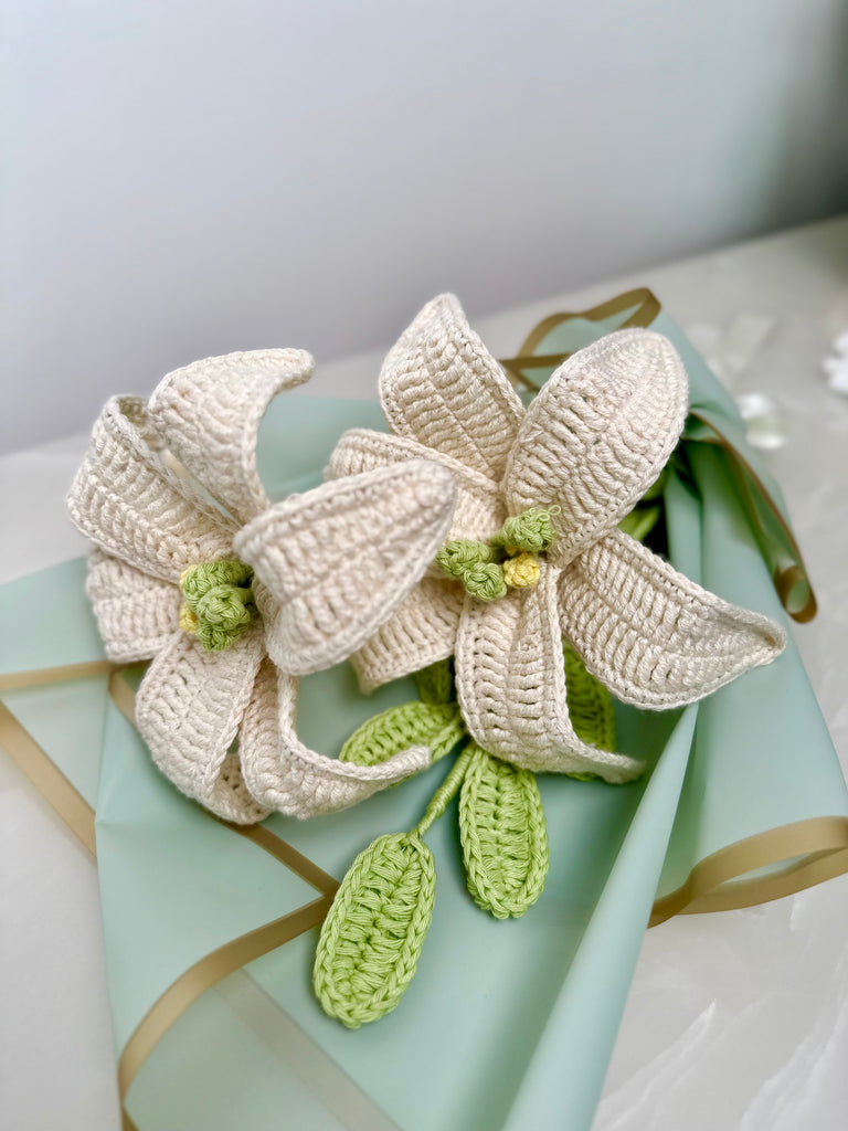Elegant Handcrafted Crochet Lily Bouquet – Timeless Floral Gift